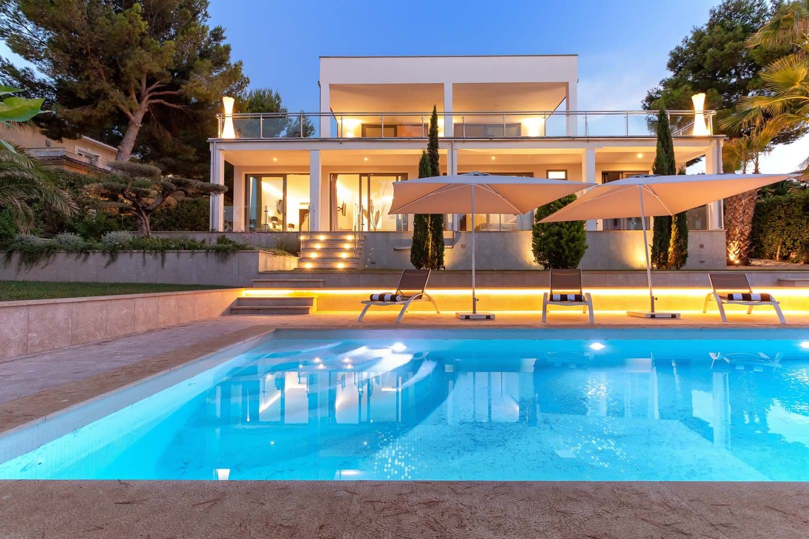 Villa Select